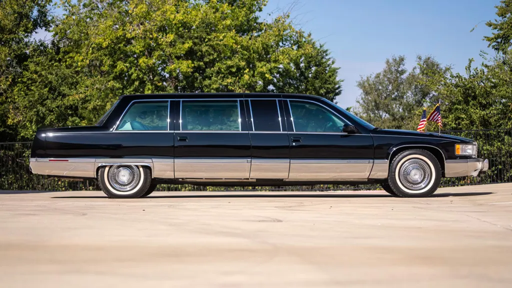 La limousine blindée de Bill Clinton vendue aux enchères