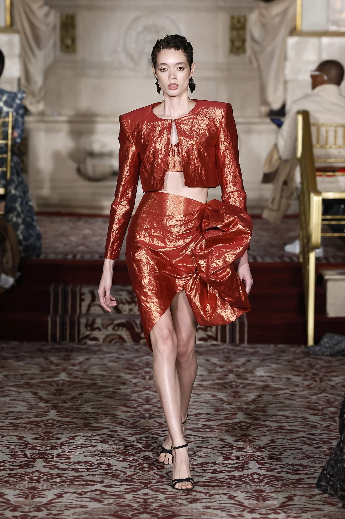 Christian Siriano pr&eacute;sente sa nouvelle collection