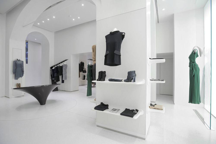 Le si&egrave;ge d'Alberta Ferretti2