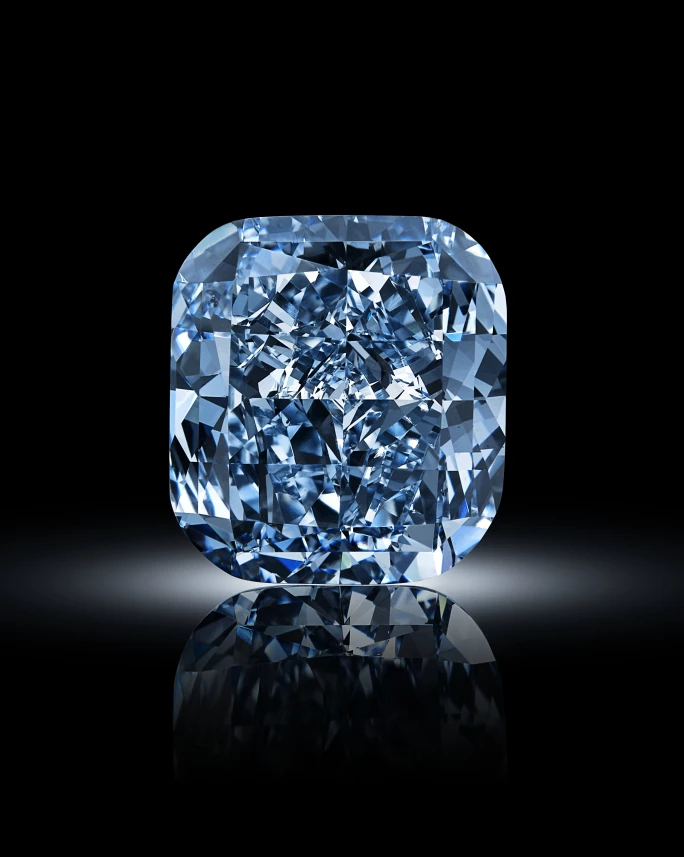 Diamant bleu aux enchères à Genève4