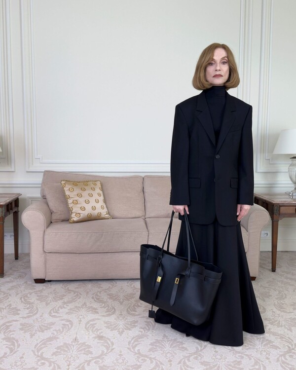 Campagne Balenciaga avec Claudia Schiffer7