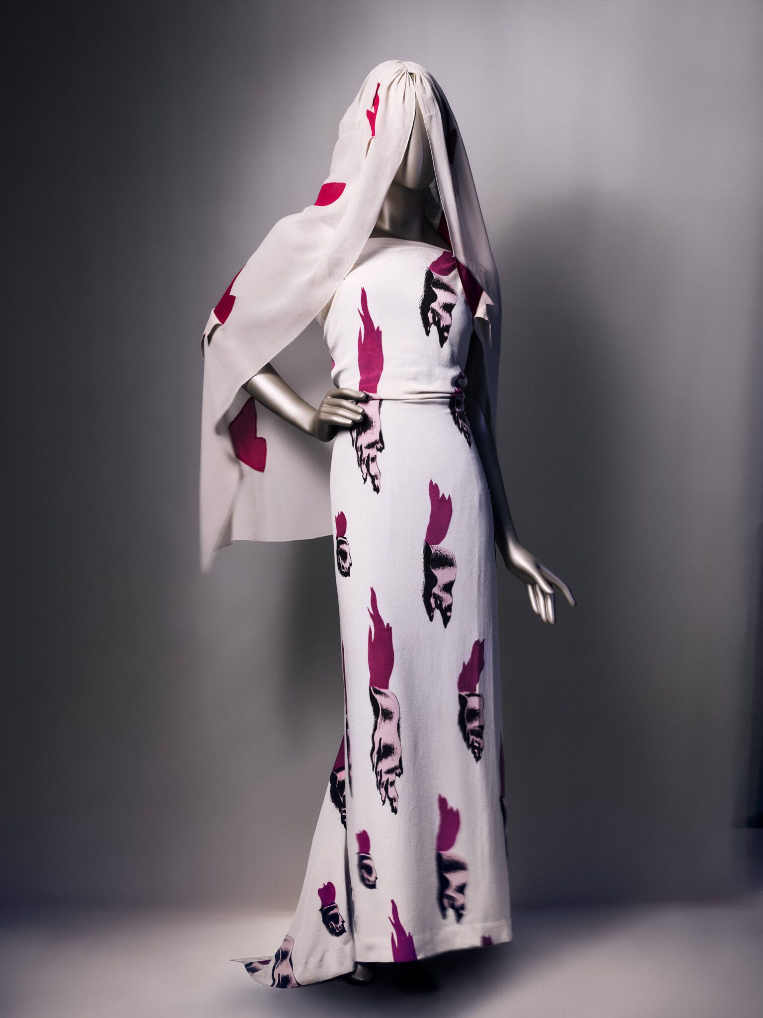 Entre Mode et Art : Exposition Schiaparelli à Londres2